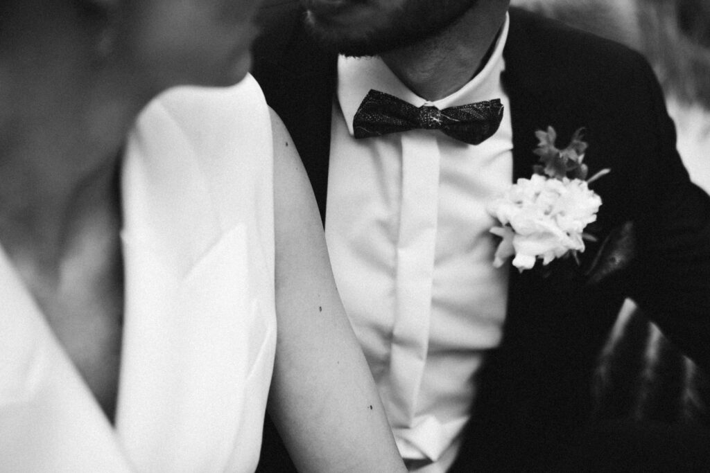 Portrait vom Hochzeitspaar nach der freien Trauung im Botanischen Garten - Hochzeitsreportage in Berlin